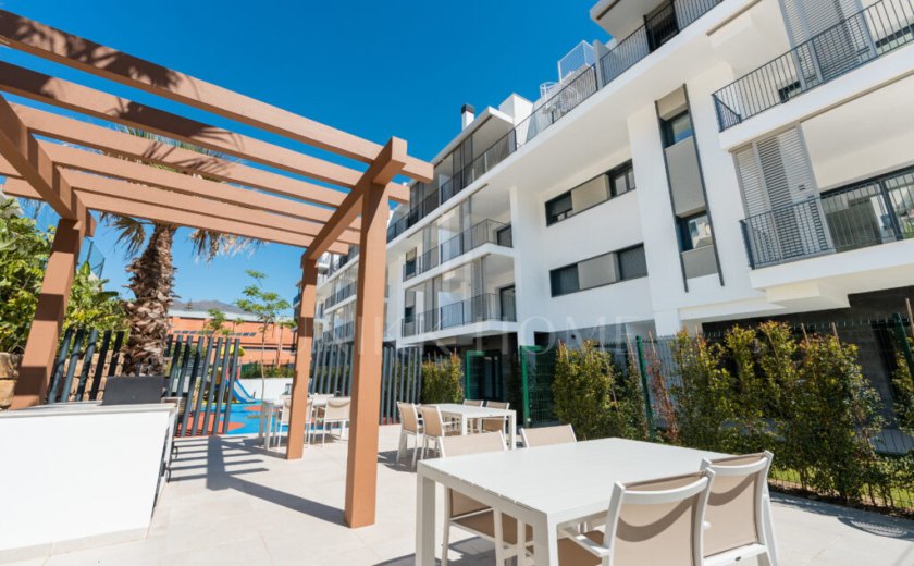 SEA-VIEW PENTHOUSE WITH LARGE TERRACES - BRAND NEW - ESTEPONA CENTER