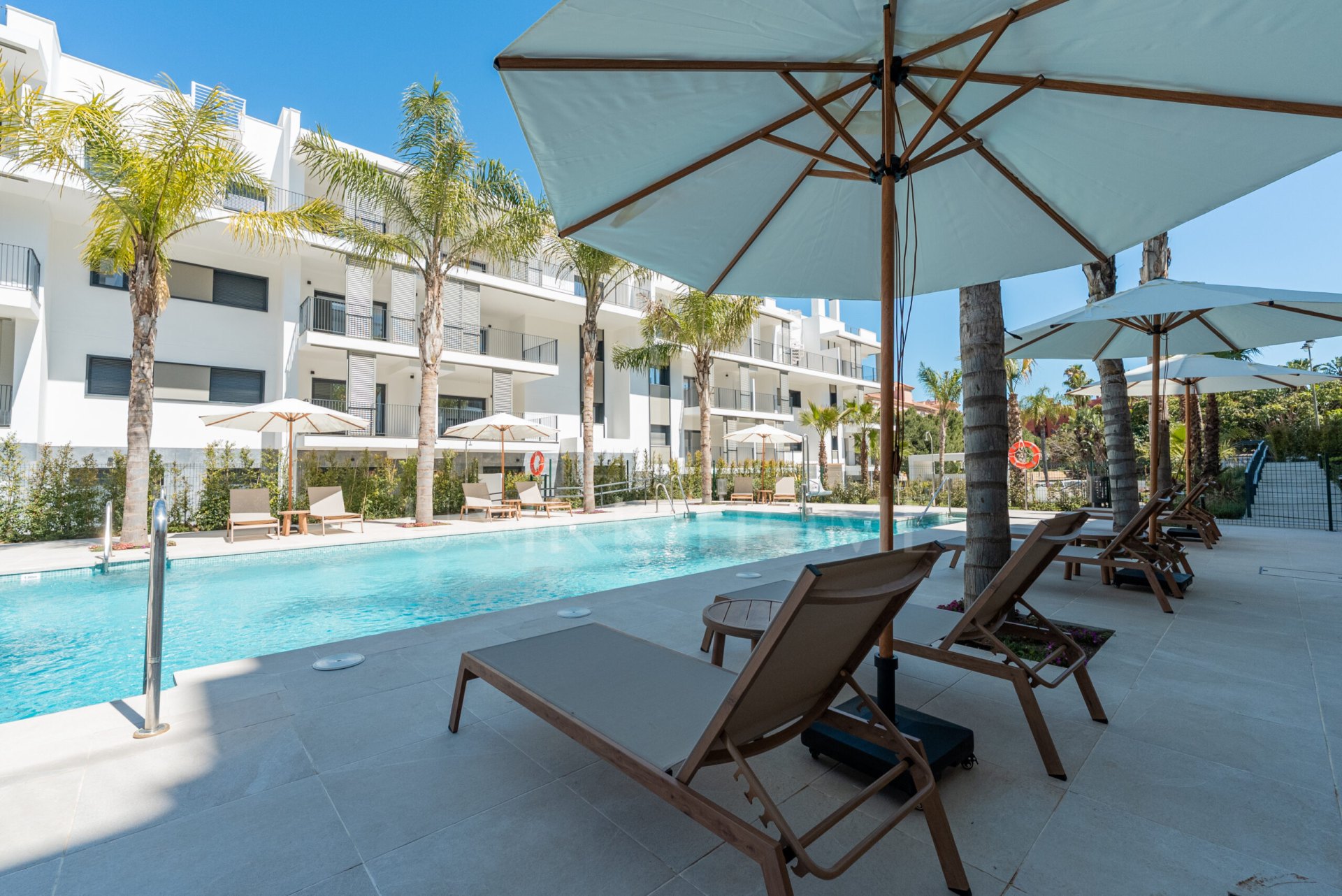 SEA-VIEW PENTHOUSE WITH LARGE TERRACES - BRAND NEW - ESTEPONA CENTER