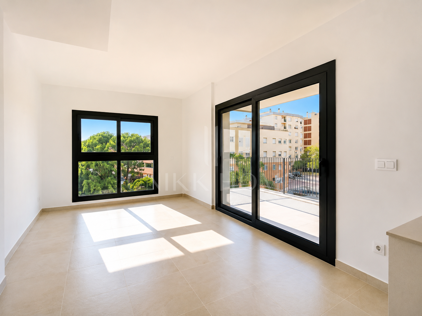 SEA-VIEW PENTHOUSE WITH LARGE TERRACES - BRAND NEW - ESTEPONA CENTER