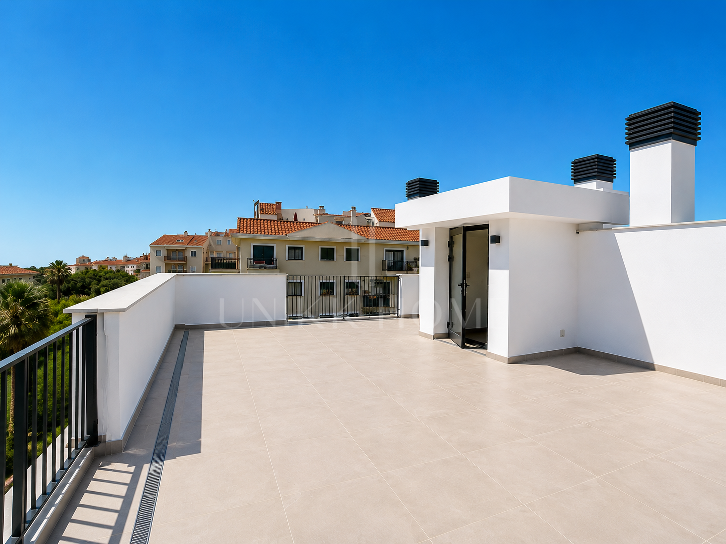 SEA-VIEW PENTHOUSE WITH LARGE TERRACES - BRAND NEW - ESTEPONA CENTER