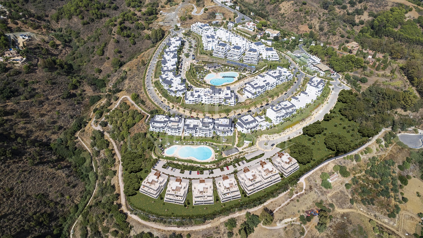 4 BEDROOMS GROUNDFLOOR APARTMENT WITH SEA VIEWS - MODERN RESORT WALKING DISTANCE TO TOWN AND BEACH
