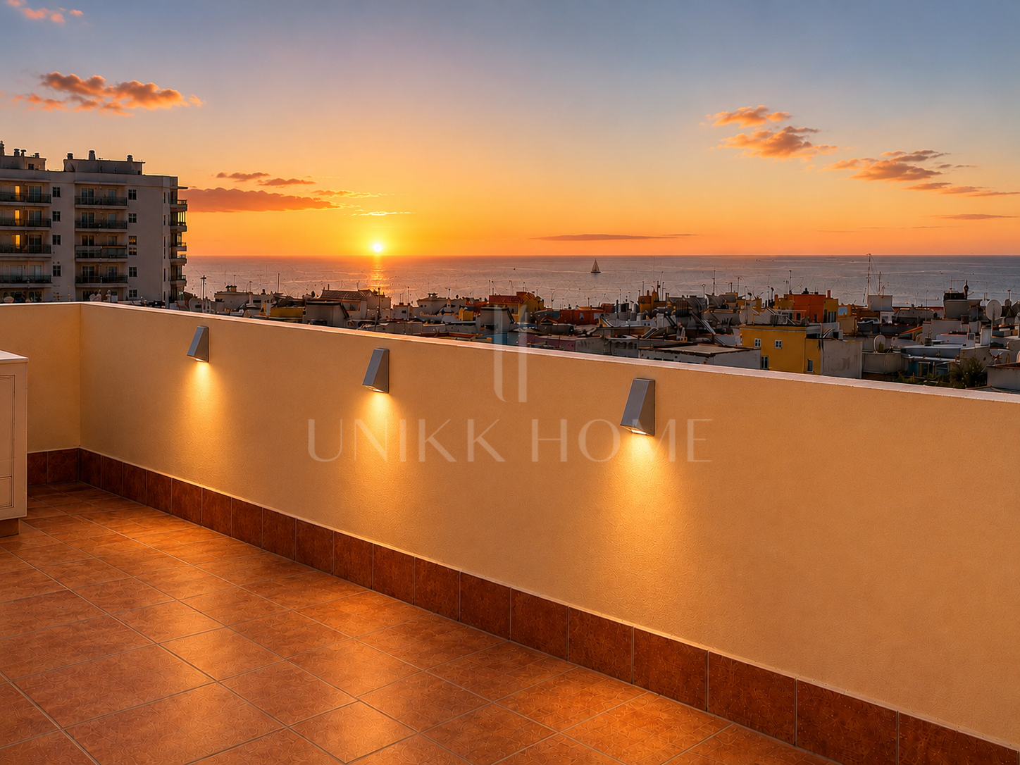 Precioso apartamento reformado con vistas al mar y gran terraza en el centro de Estepona