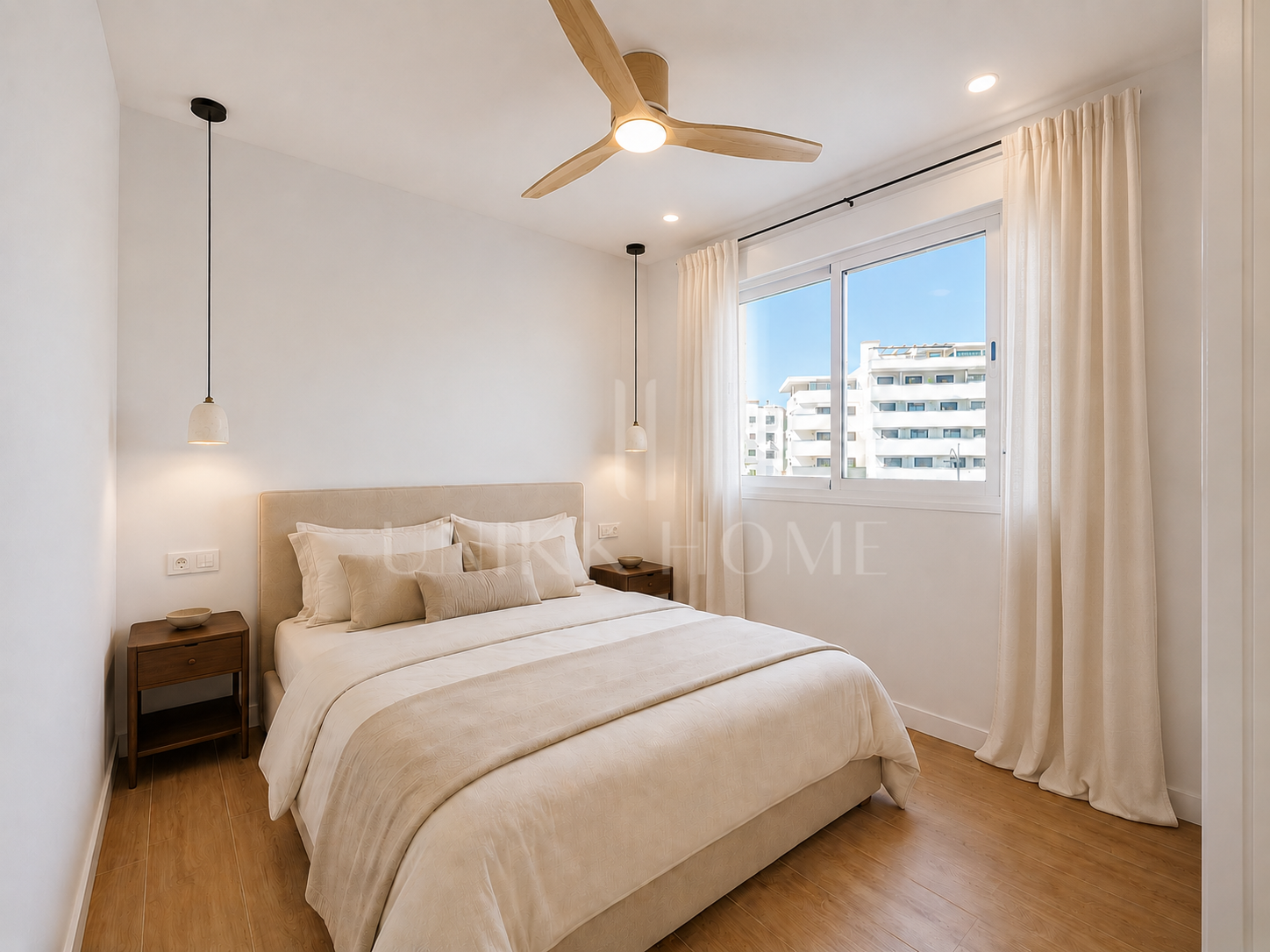Precioso apartamento reformado con vistas al mar y gran terraza en el centro de Estepona