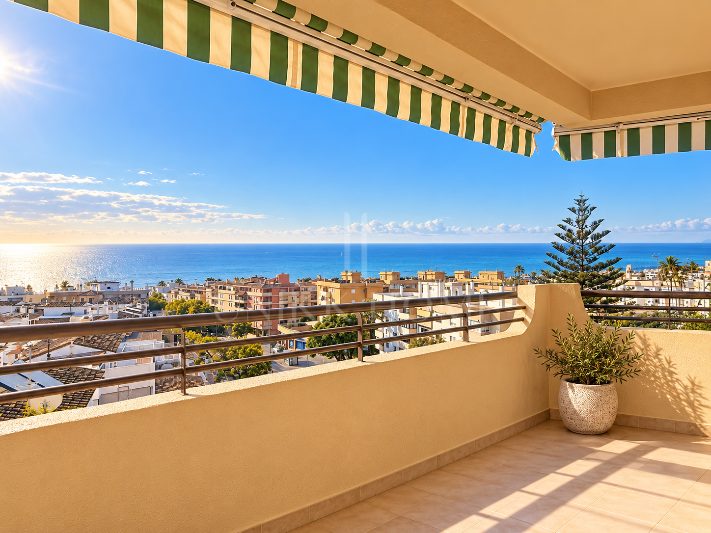 Ático de 4 dormitorios con vistas al mar piscina - Estepona Centro