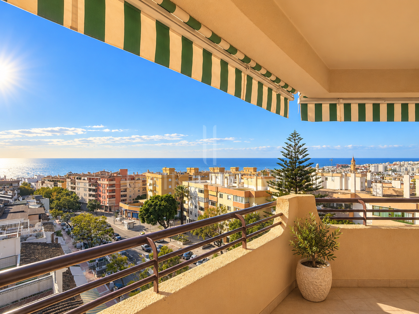 Ático de 4 dormitorios con vistas al mar piscina - Estepona Centro