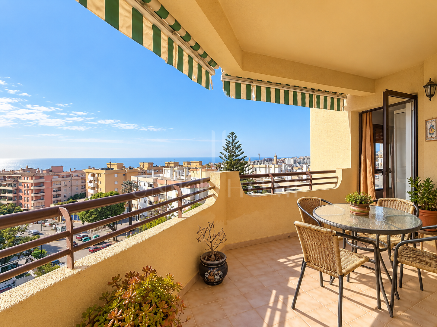 Ático de 4 dormitorios con vistas al mar piscina - Estepona Centro