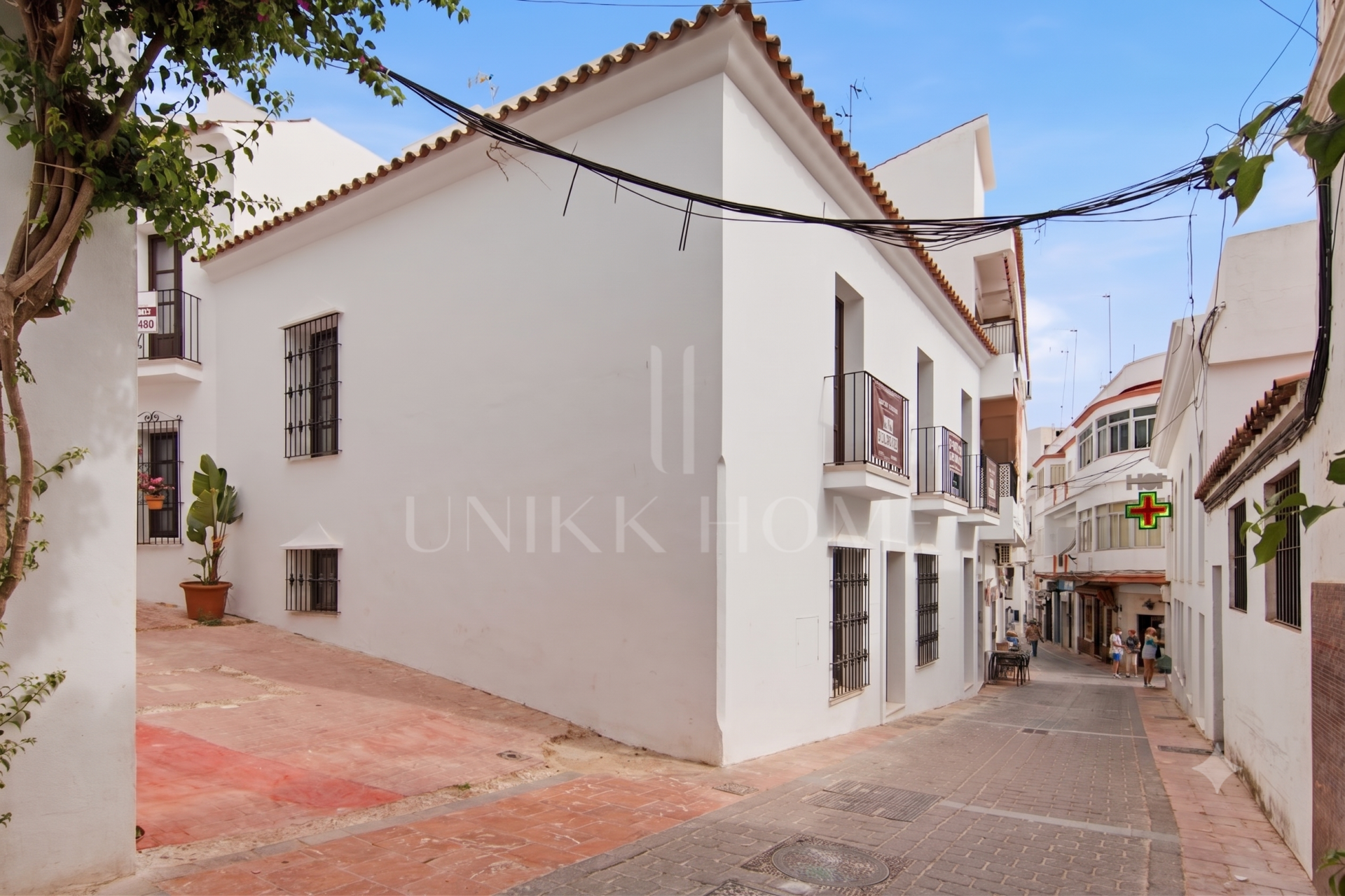 Brand-New Townhouse with Private Rooftop Terrace, Steps from the Beach in Estepona Old Town