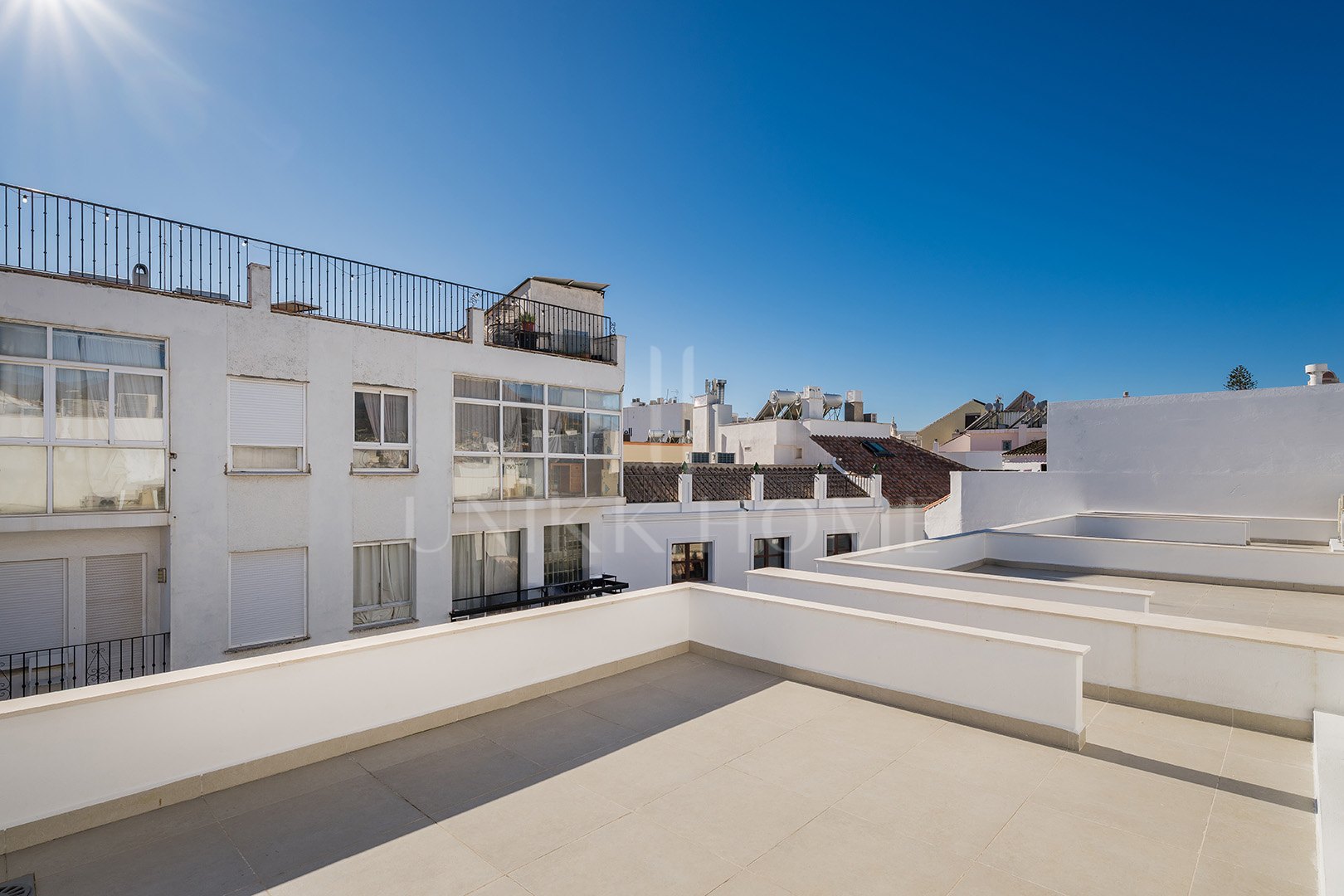 Turn Key 3-Bedroom Townhouse with Private Terrace plus Solarium in Estepona Old Town