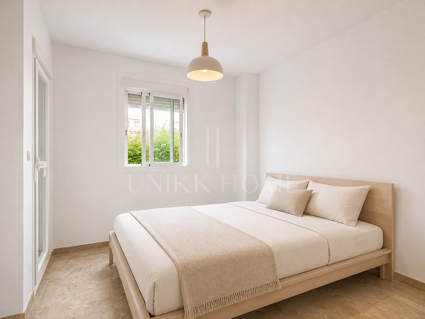 Spectacular Townhouse Close to the Beach with Private Lift and Sea Views