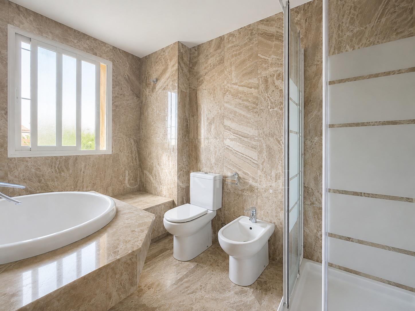 Spectacular Townhouse Close to the Beach with Private Lift and Sea Views