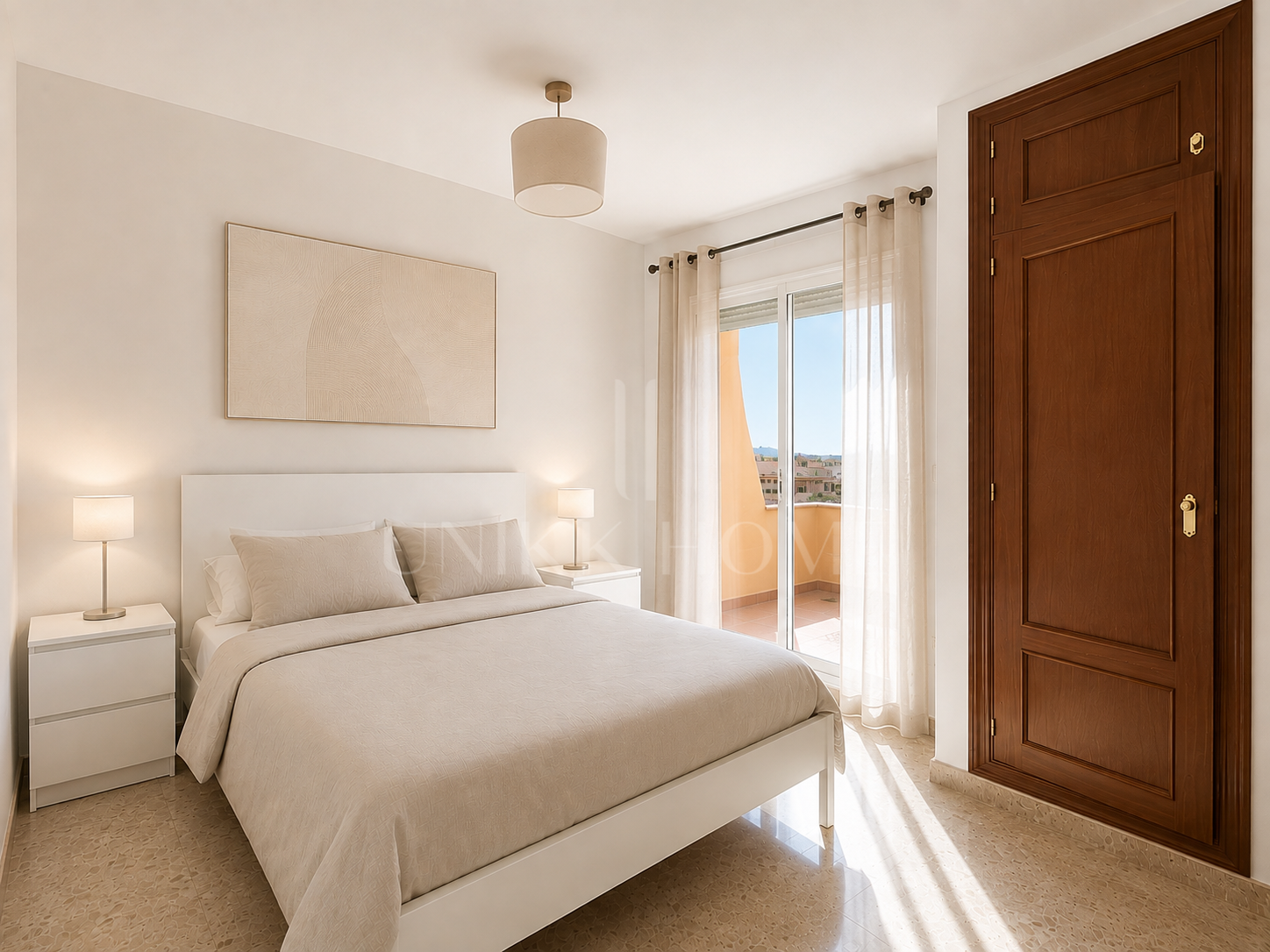 Spectacular Townhouse Close to the Beach with Private Lift and Sea Views