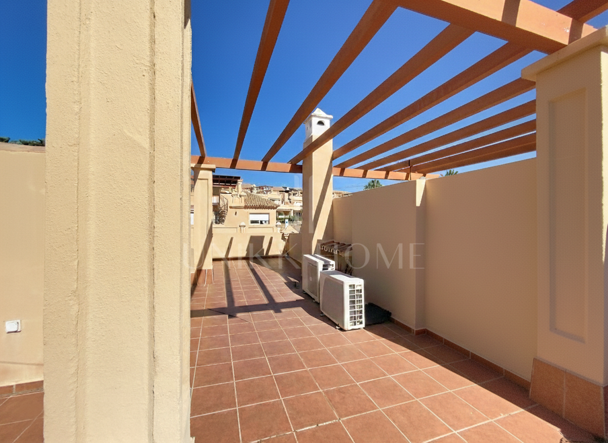 Spectacular Townhouse Close to the Beach with Private Lift and Sea Views