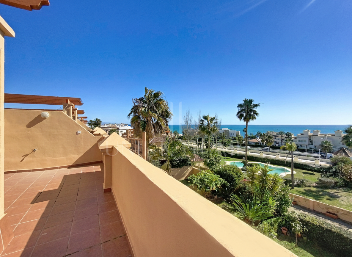 Spectacular Townhouse Close to the Beach with Private Lift and Sea Views