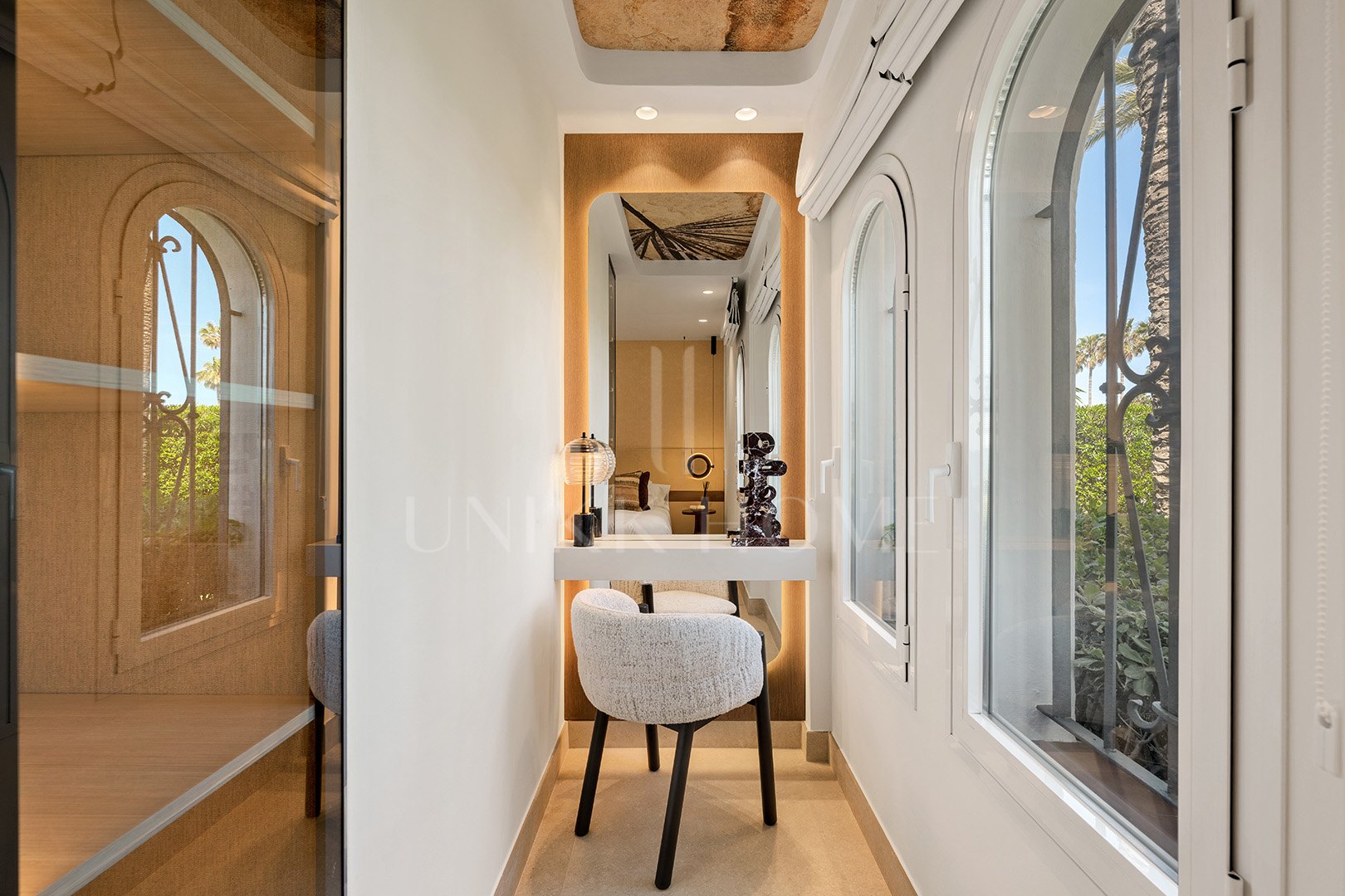 Absolute frontline beach ground floor residence with direct Mediterranean views - Alcazaba Beach