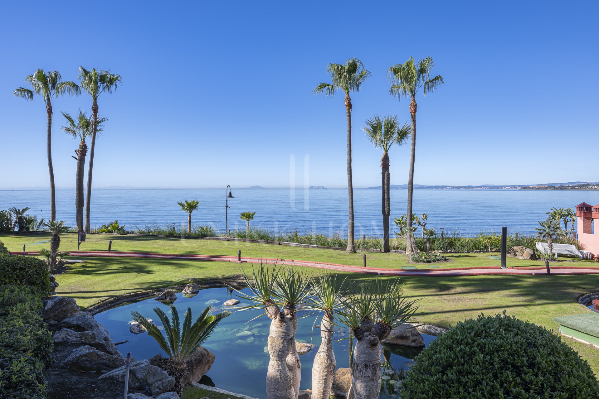 Beachfront Residence - Fully Renovated and Furnished - Cabo Bermejo - New Golden Mile