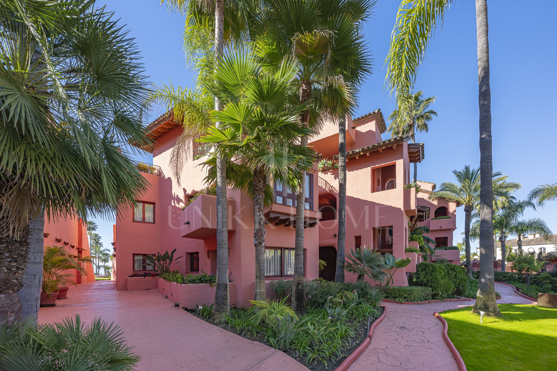 Beachfront Residence - Fully Renovated and Furnished - Cabo Bermejo - New Golden Mile