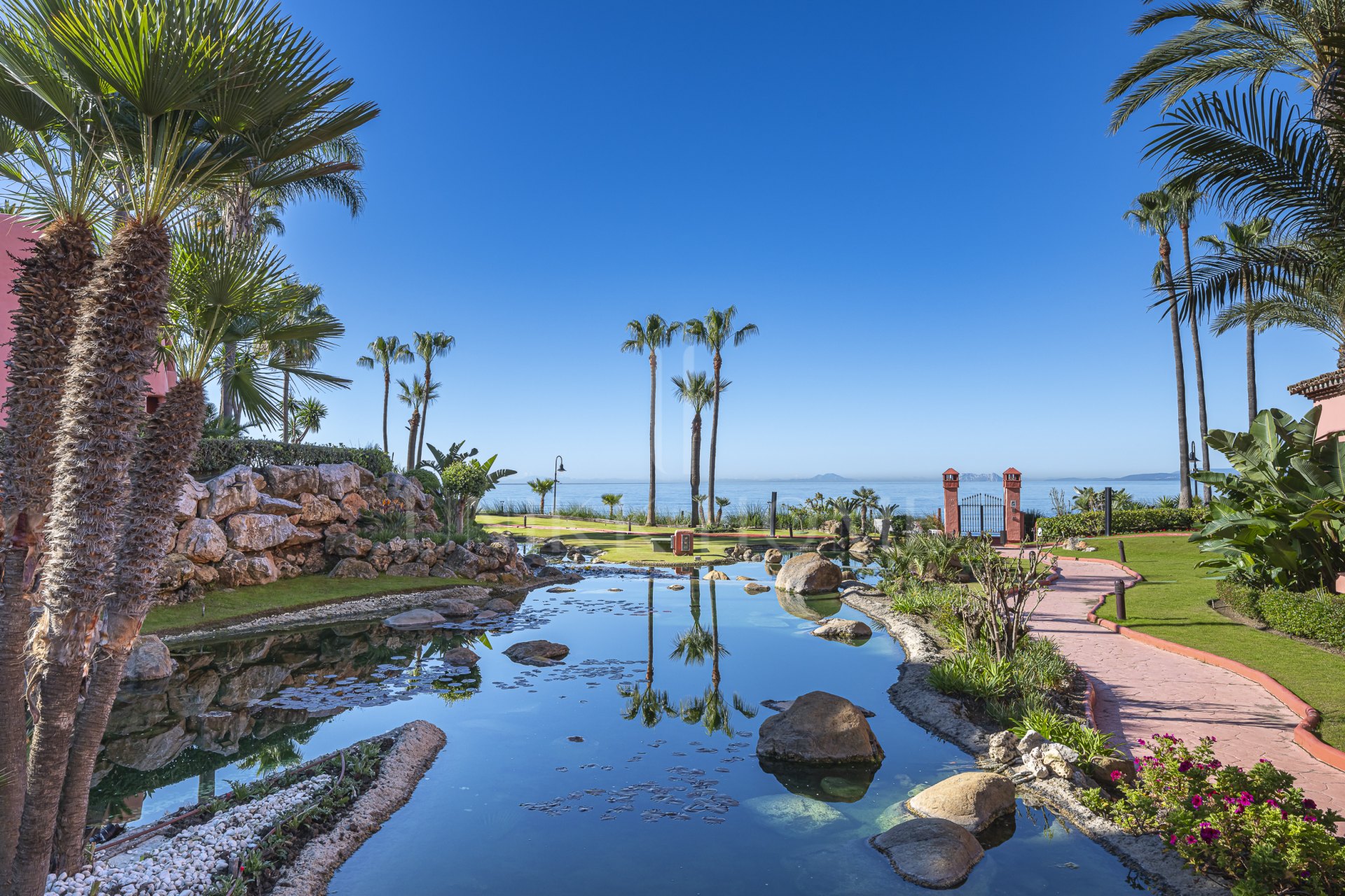 Beachfront Residence - Fully Renovated and Furnished - Cabo Bermejo - New Golden Mile
