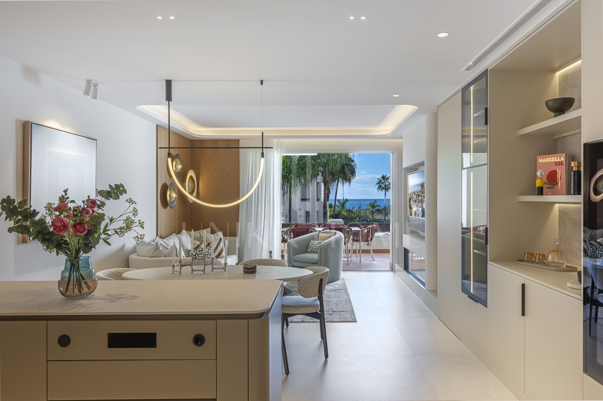 Fully renovated and furnished beachfront apartment - Bahia el Velerin - New Golden Mile