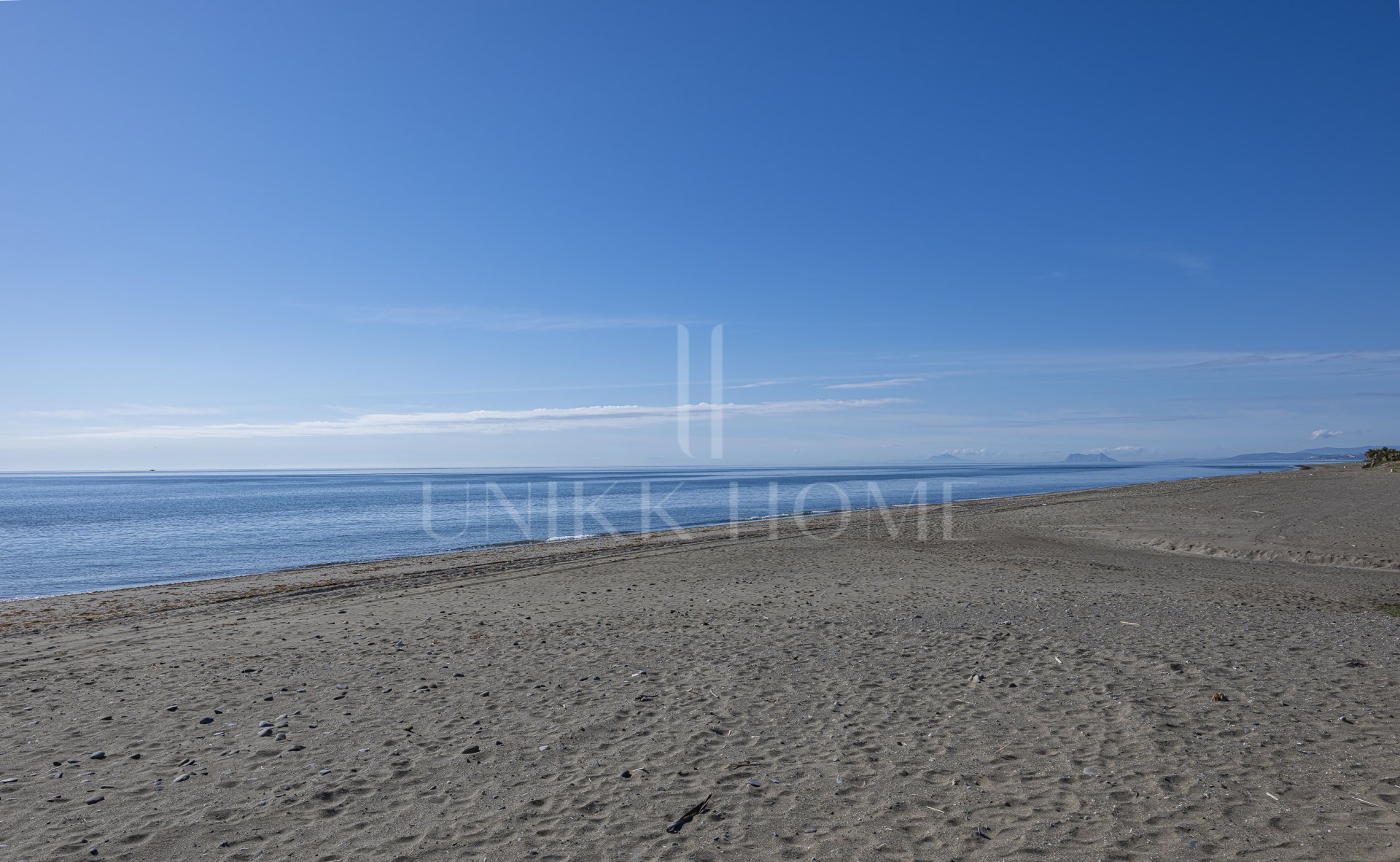 Fully renovated and furnished beachfront apartment - Bahia el Velerin - New Golden Mile