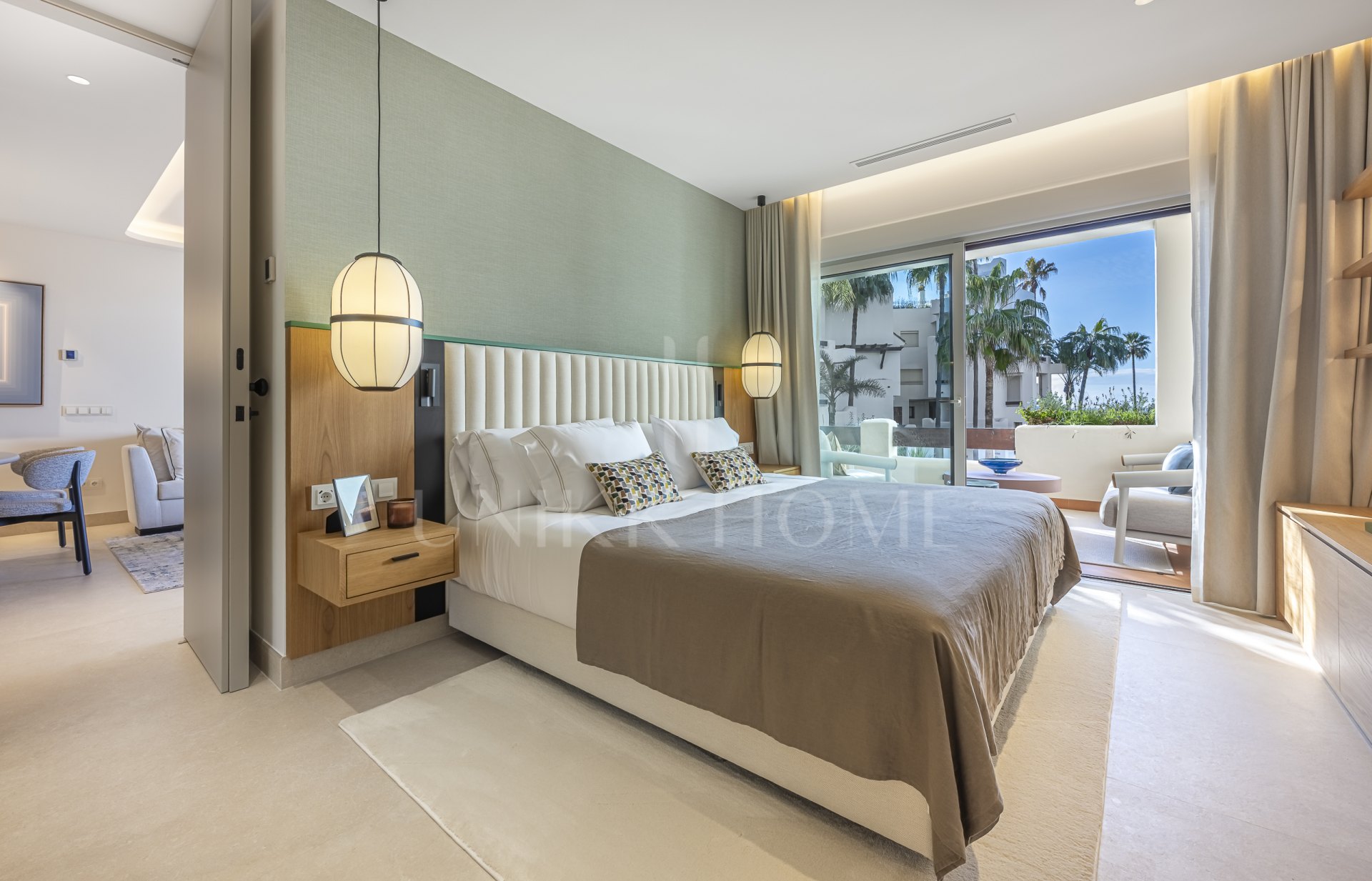 Fully renovated and furnished beachfront apartment - Bahia el Velerin - New Golden Mile