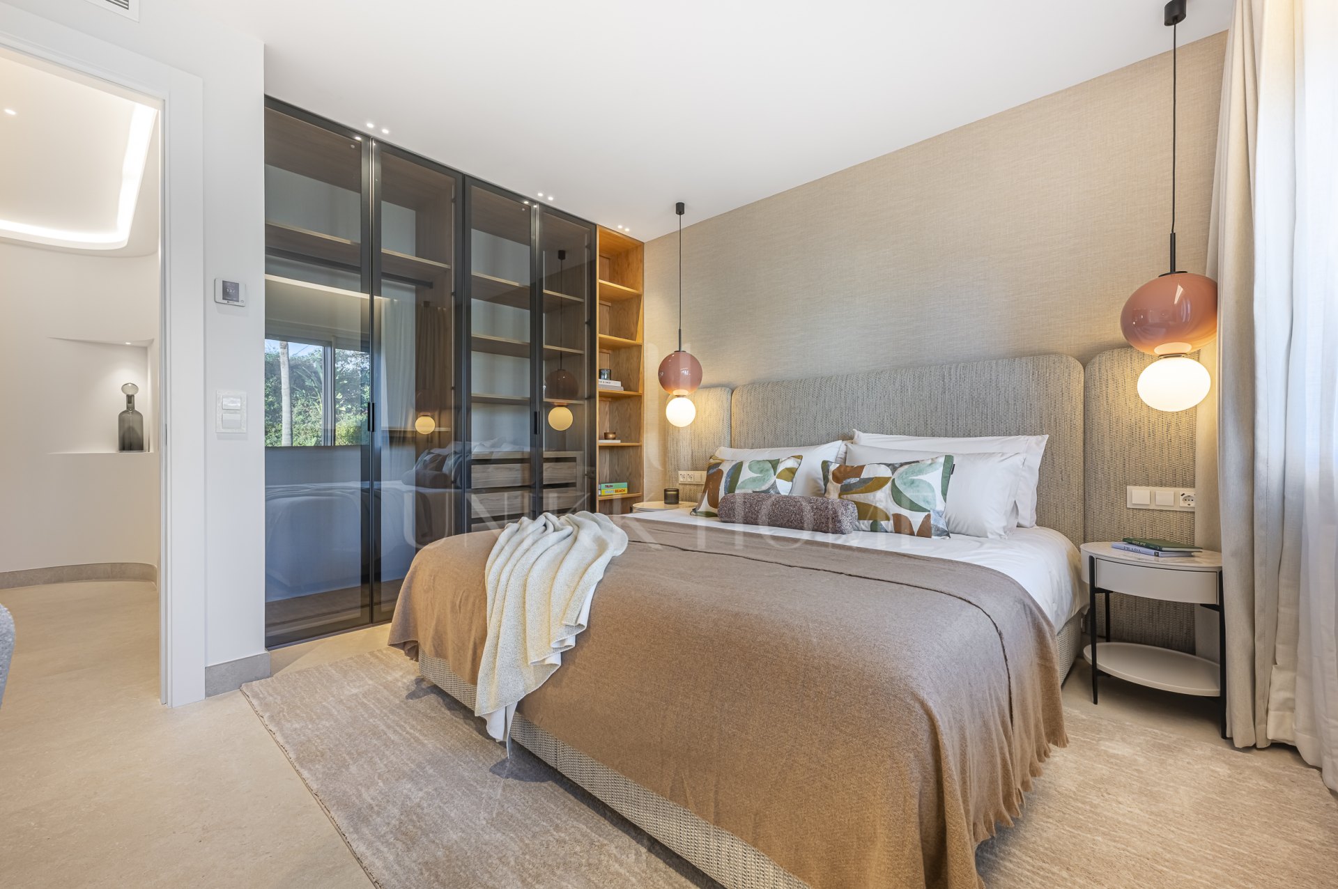 Fully renovated and furnished beachfront apartment - Bahia el Velerin - New Golden Mile