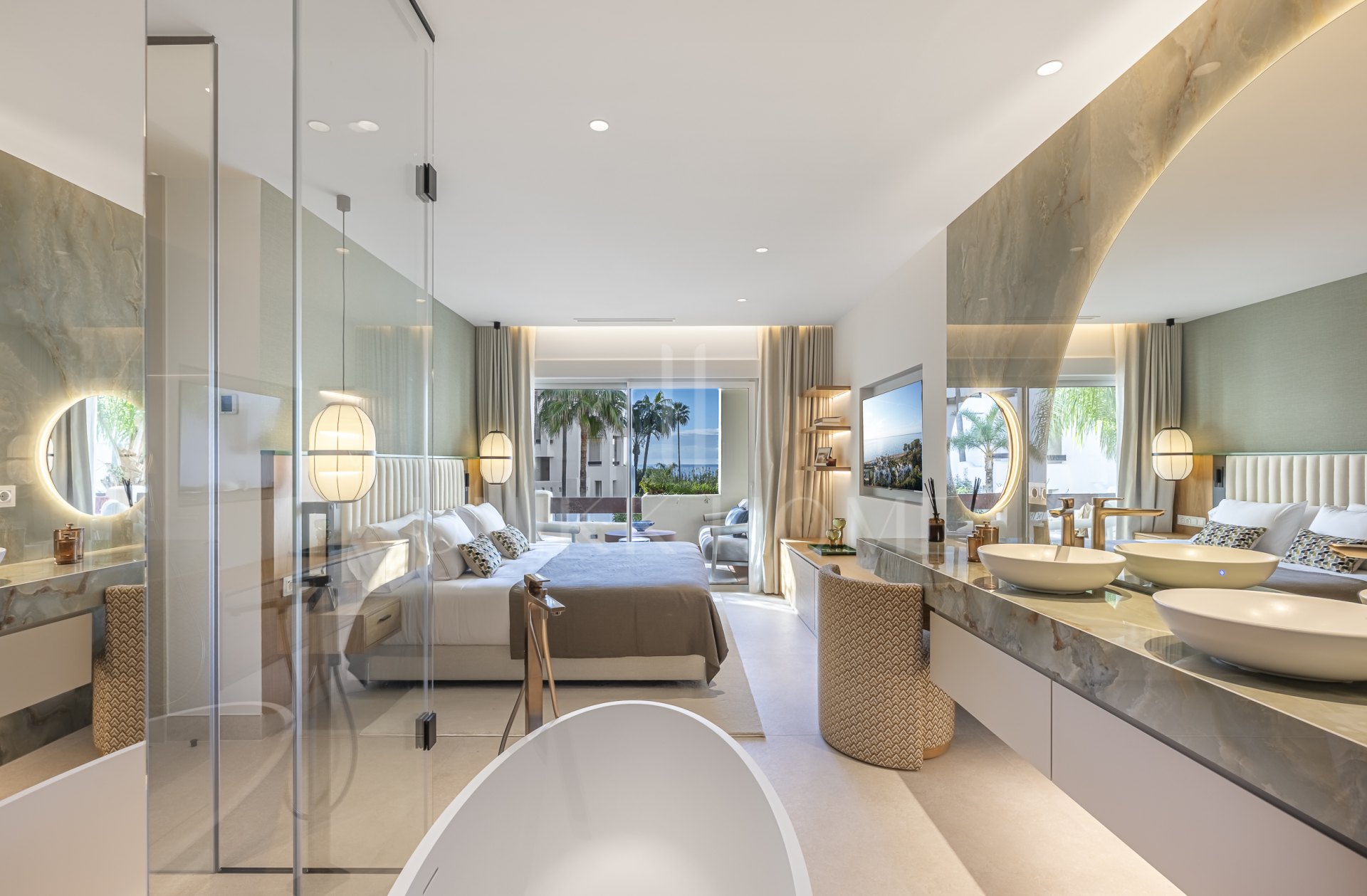 Fully renovated and furnished beachfront apartment - Bahia el Velerin - New Golden Mile