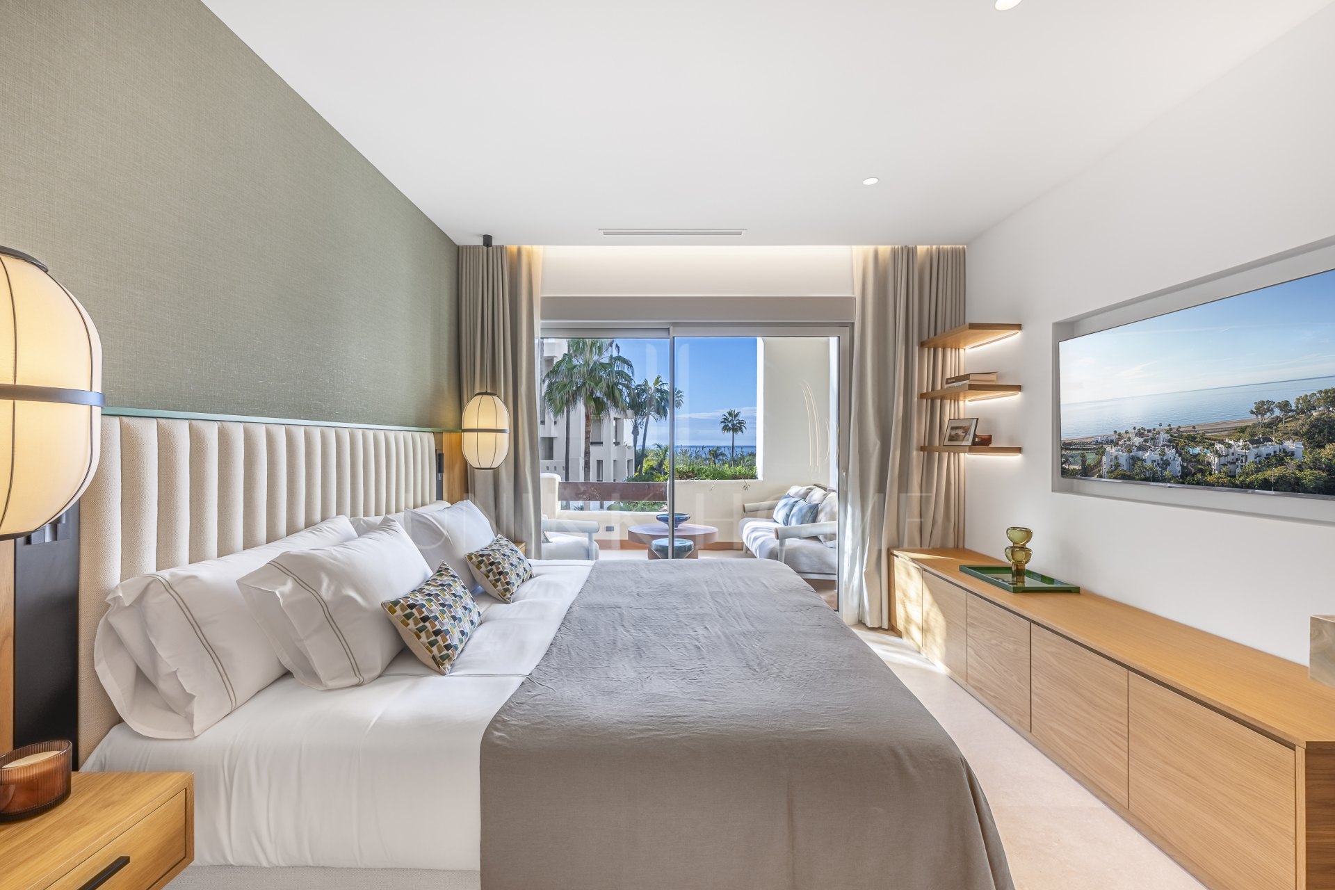 Fully renovated and furnished beachfront apartment - Bahia el Velerin - New Golden Mile