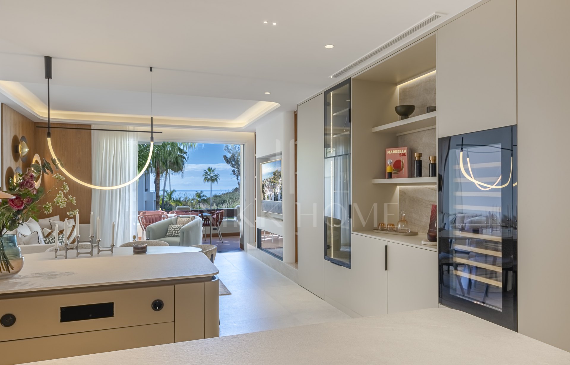 Fully renovated and furnished beachfront apartment - Bahia el Velerin - New Golden Mile