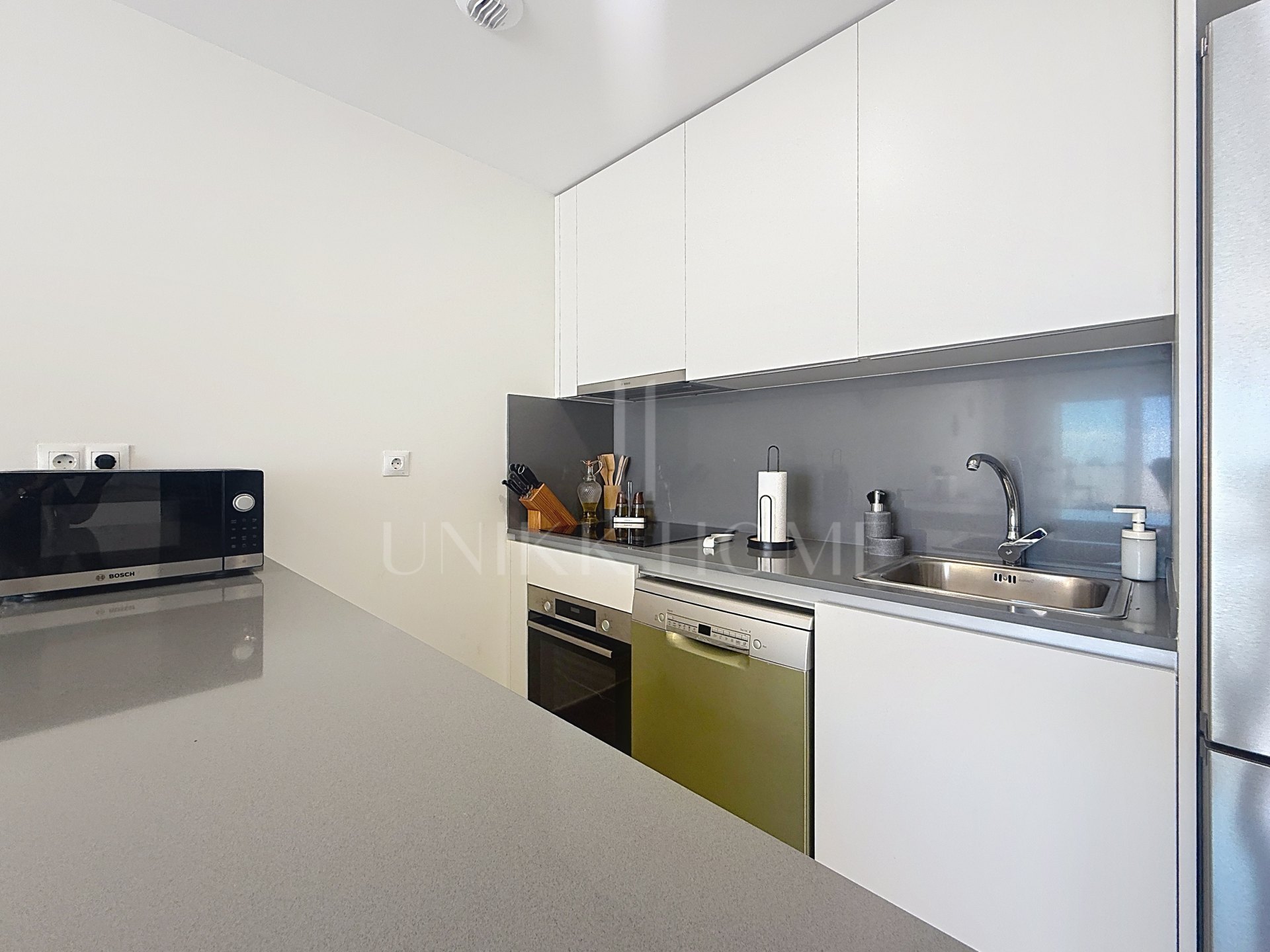 Modern Apartment in Estepona with Sea Views and Holiday Rental Potential