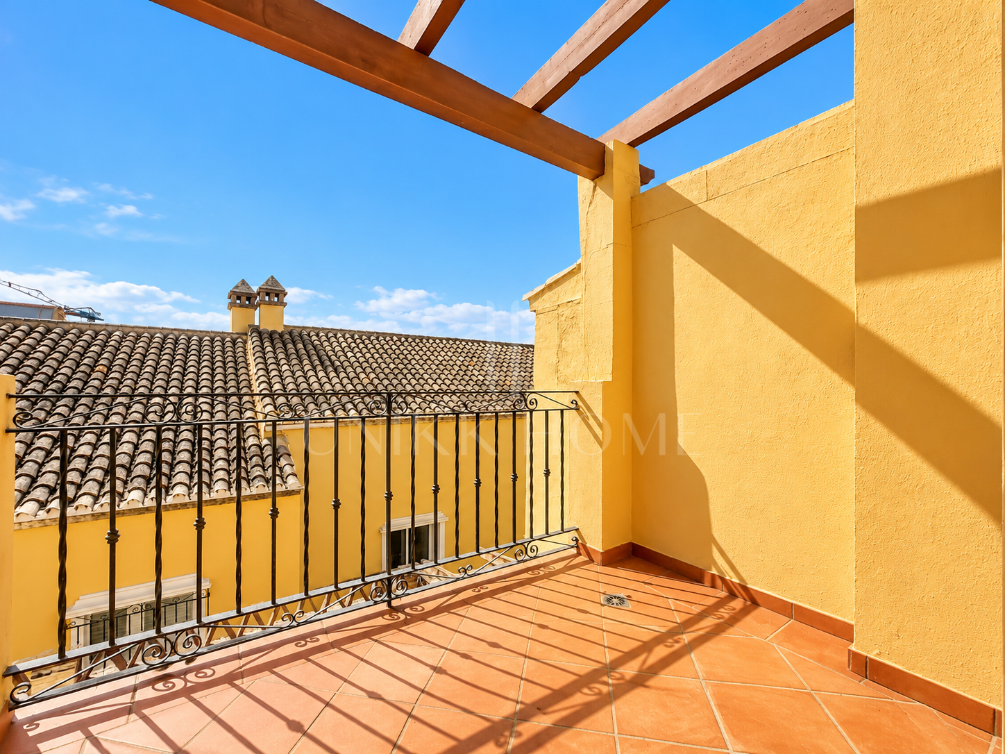 Charming 4-Bedroom Townhouse Spacious Terraces & Private Garage for 2 Cars