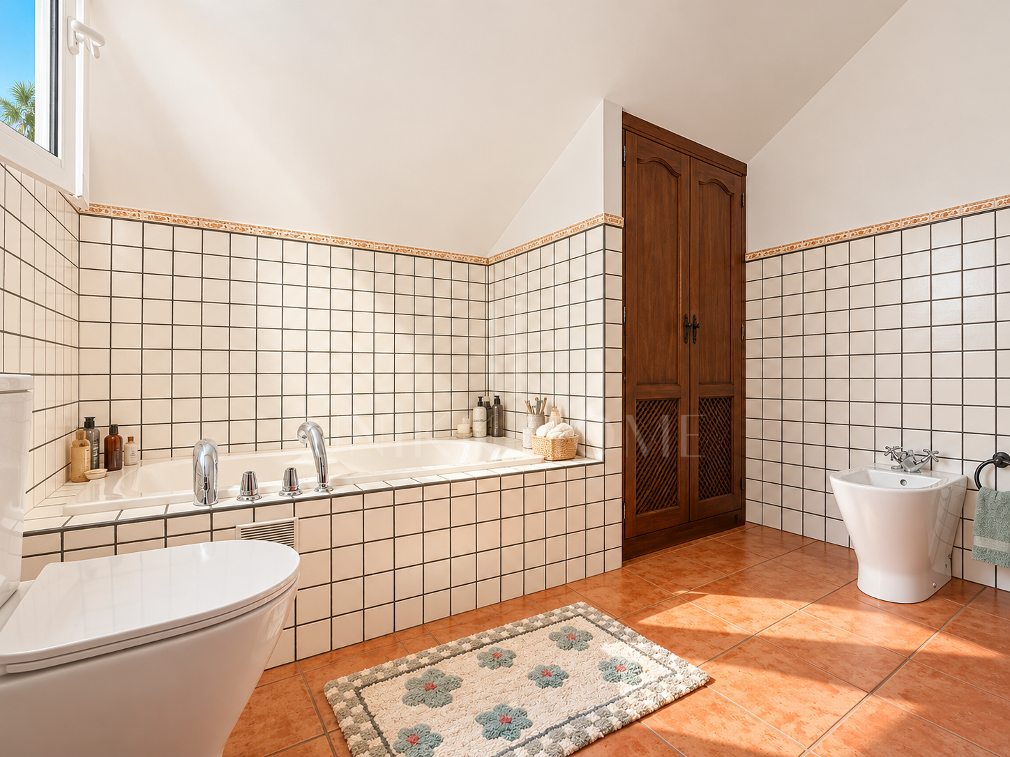Charming 4-Bedroom Townhouse Spacious Terraces & Private Garage for 2 Cars