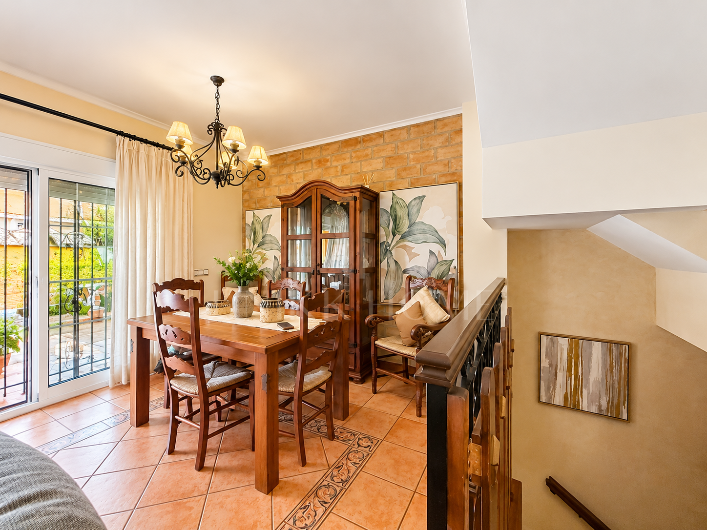 Charming 4-Bedroom Townhouse Spacious Terraces & Private Garage for 2 Cars