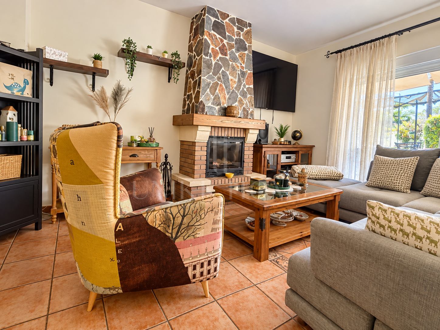 Charming 4-Bedroom Townhouse Spacious Terraces & Private Garage for 2 Cars