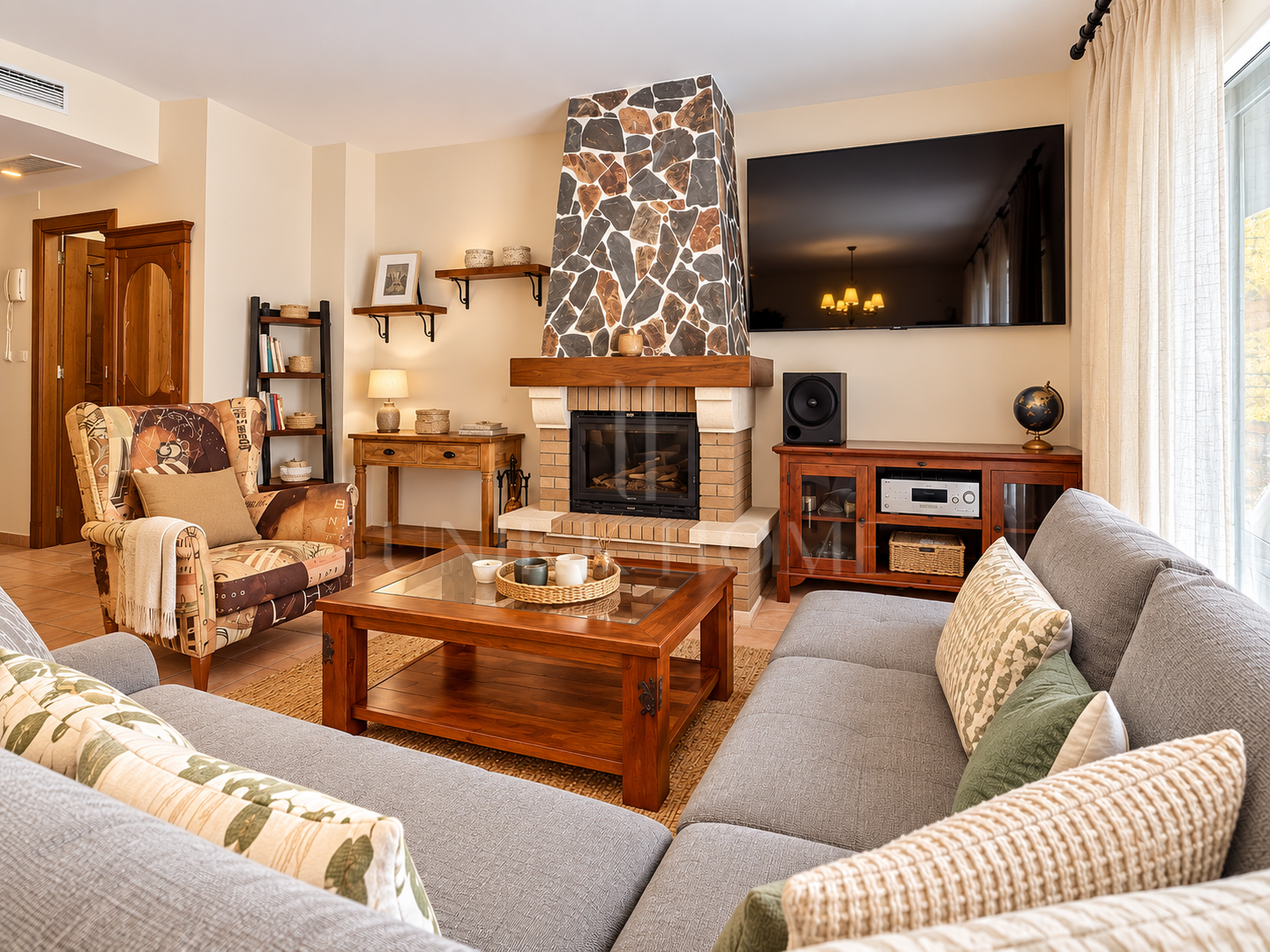 Charming 4-Bedroom Townhouse Spacious Terraces & Private Garage for 2 Cars