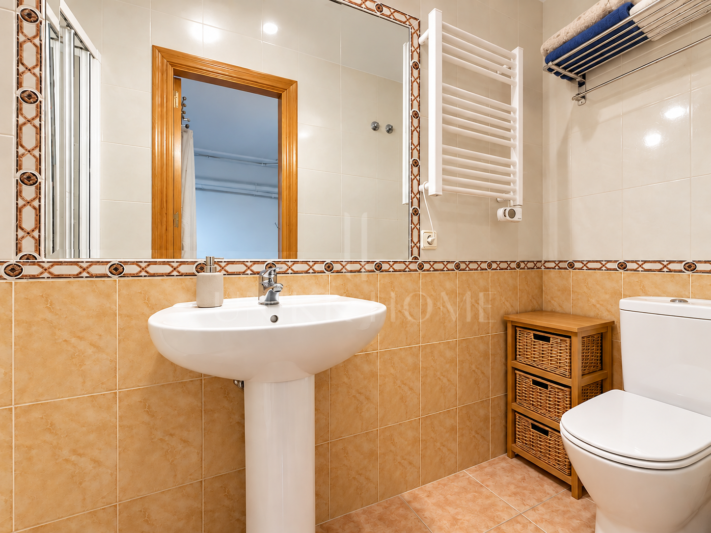 Charming 4-Bedroom Townhouse Spacious Terraces & Private Garage for 2 Cars