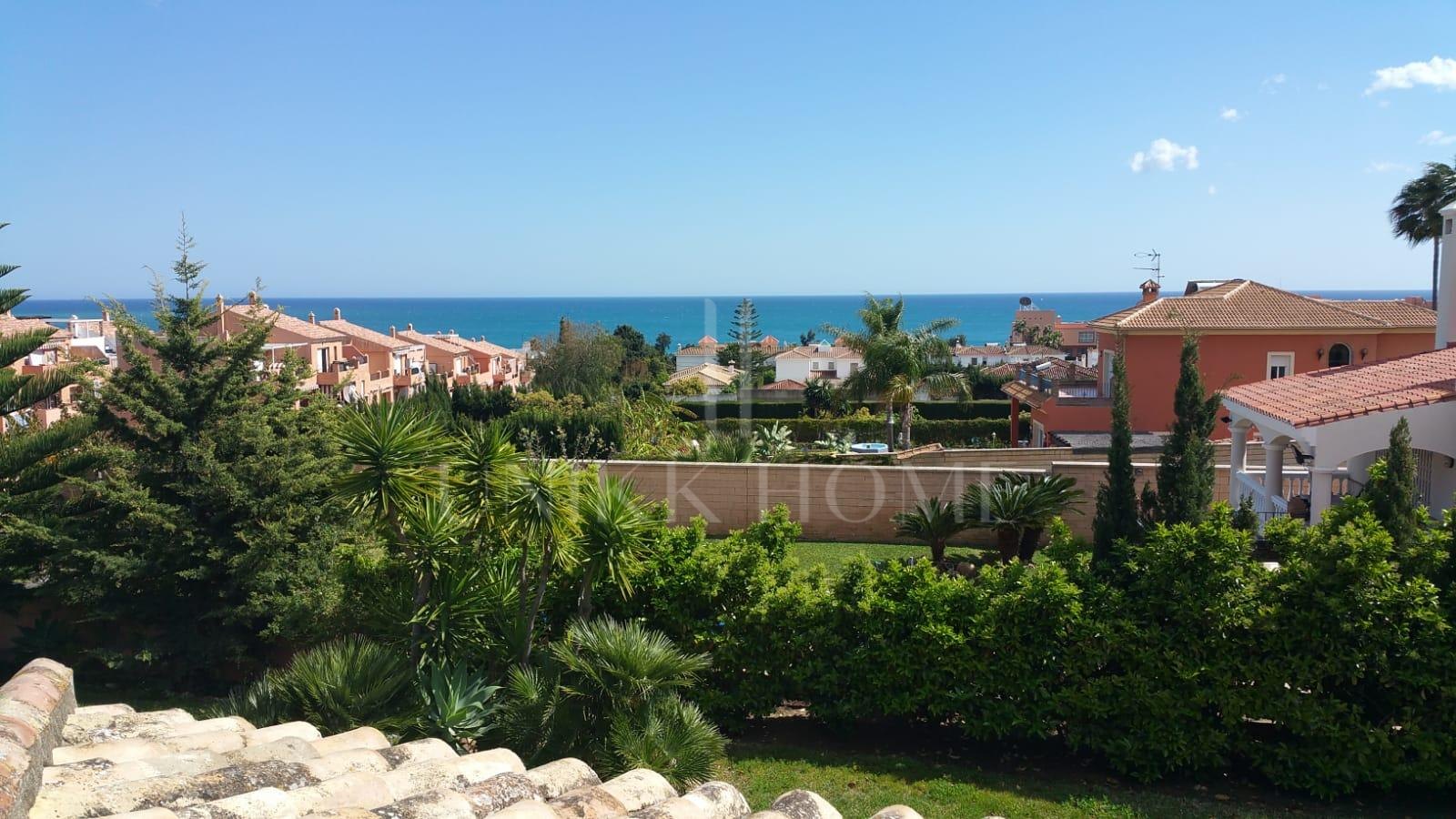 Magnífica parcela urbana de 970 m² con vistas al mar en Don Pedro, Estepona