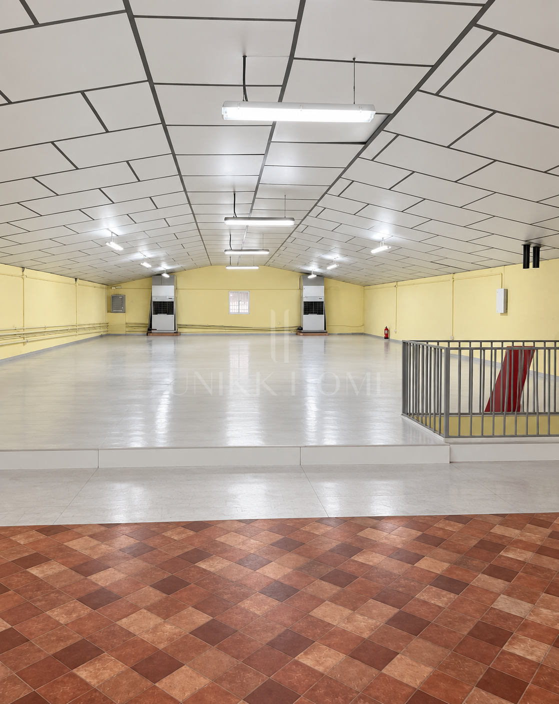 NAVE INDUSTRIAL EN VENTA EN ESTEPONA – 700 m²
