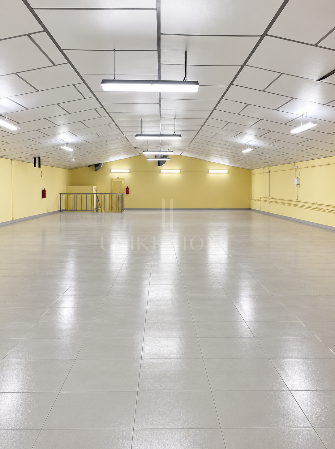 NAVE INDUSTRIAL EN VENTA EN ESTEPONA – 700 m²