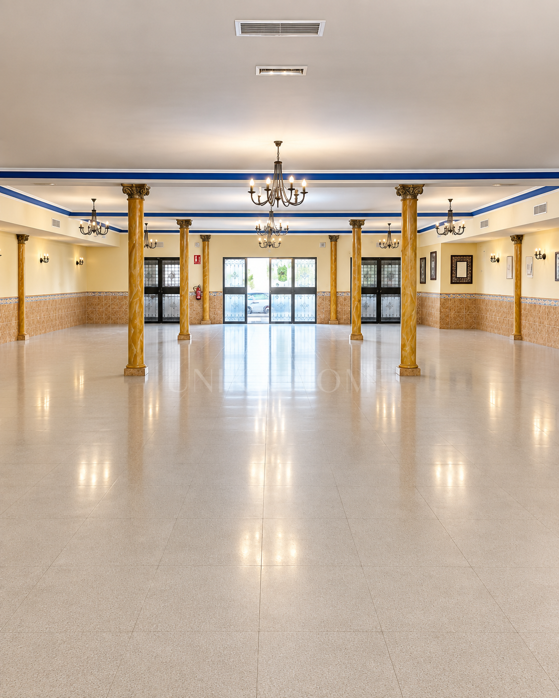 NAVE INDUSTRIAL EN VENTA EN ESTEPONA – 700 m²