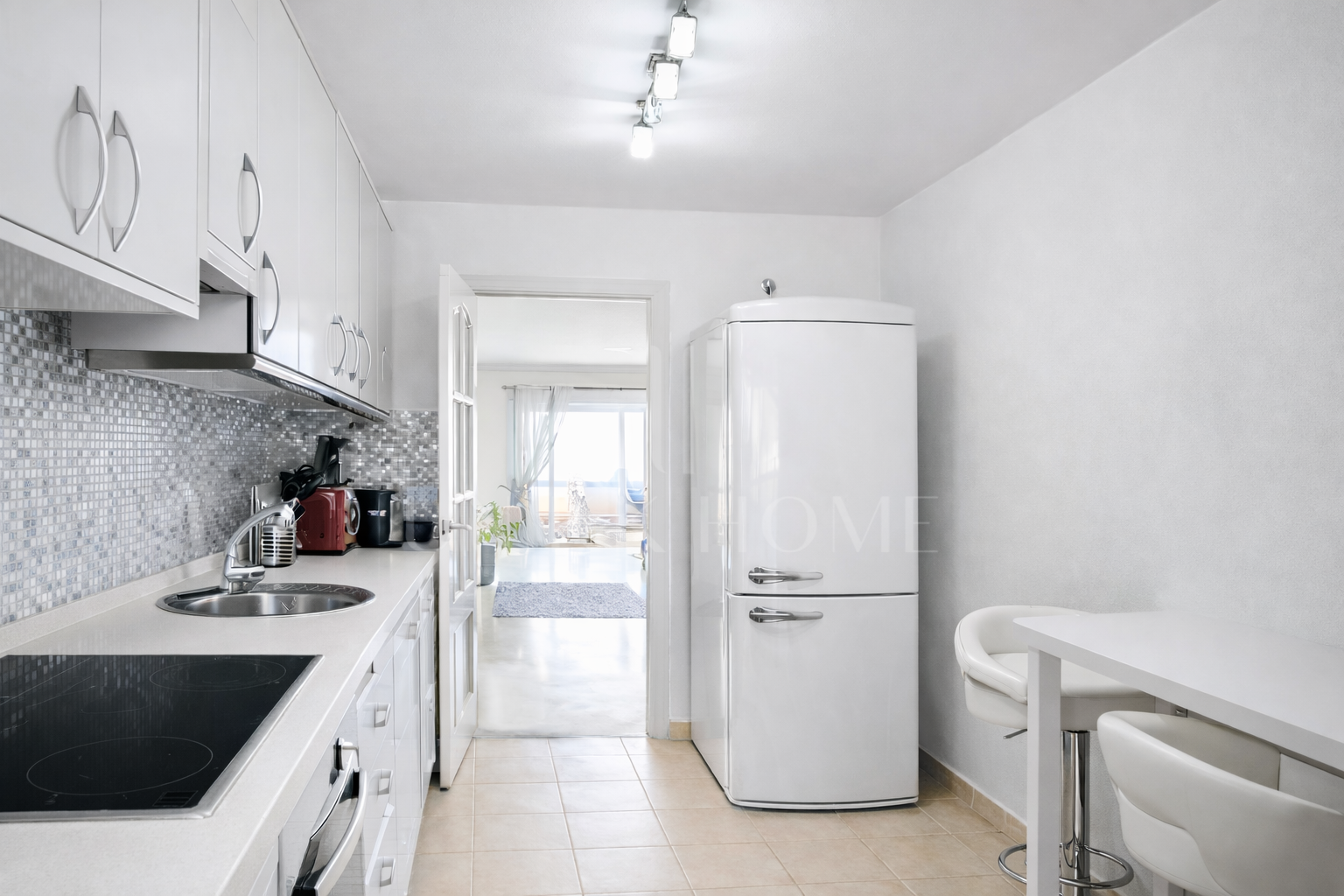 Elevated Ground Floor Sea View Apartment for Sale in Estepona East – Large Terraces & Jacuzzi