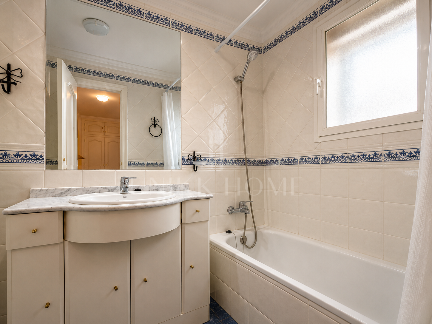 2 - 3 Bedroom Apartment 50 Meters from the Promenade in the Center of Estepona