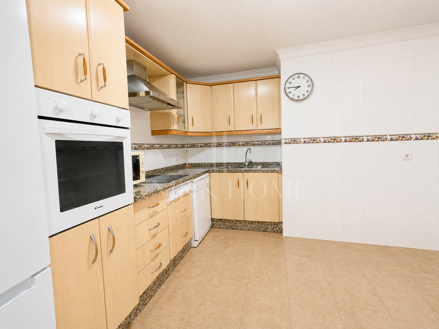 2 - 3 Bedroom Apartment 50 Meters from the Promenade in the Center of Estepona
