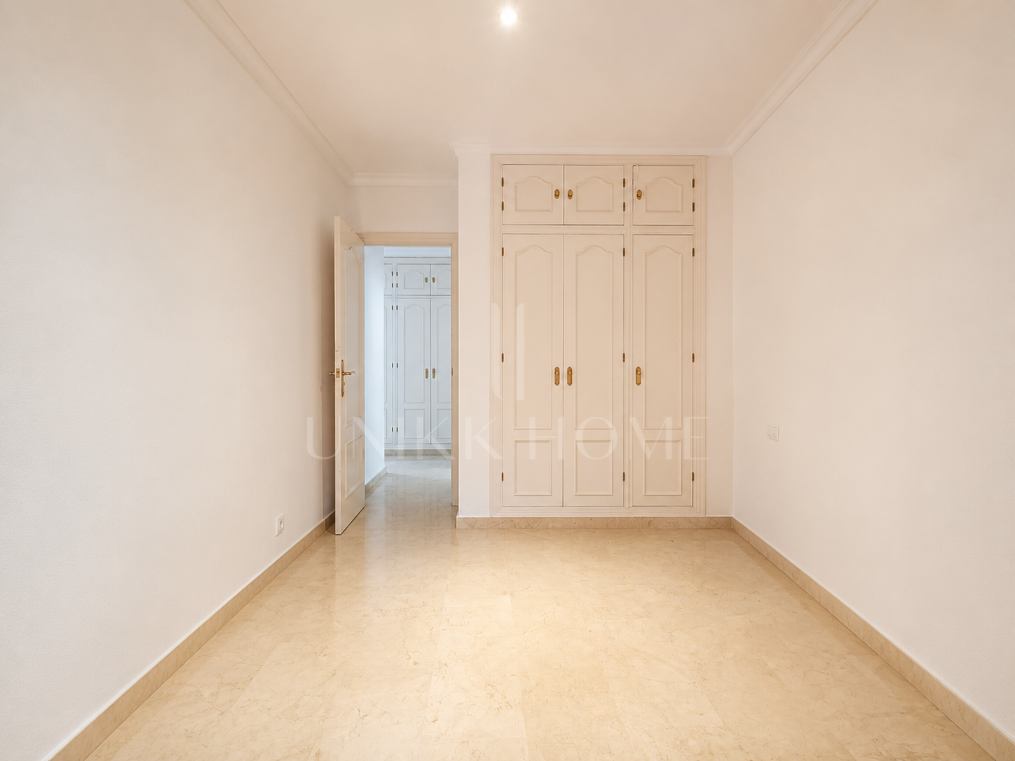 2 - 3 Bedroom Apartment 50 Meters from the Promenade in the Center of Estepona