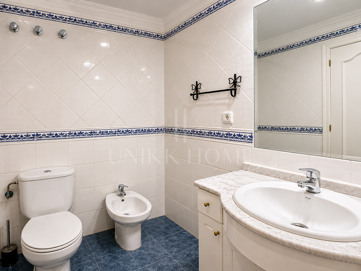 2 - 3 Bedroom Apartment 50 Meters from the Promenade in the Center of Estepona