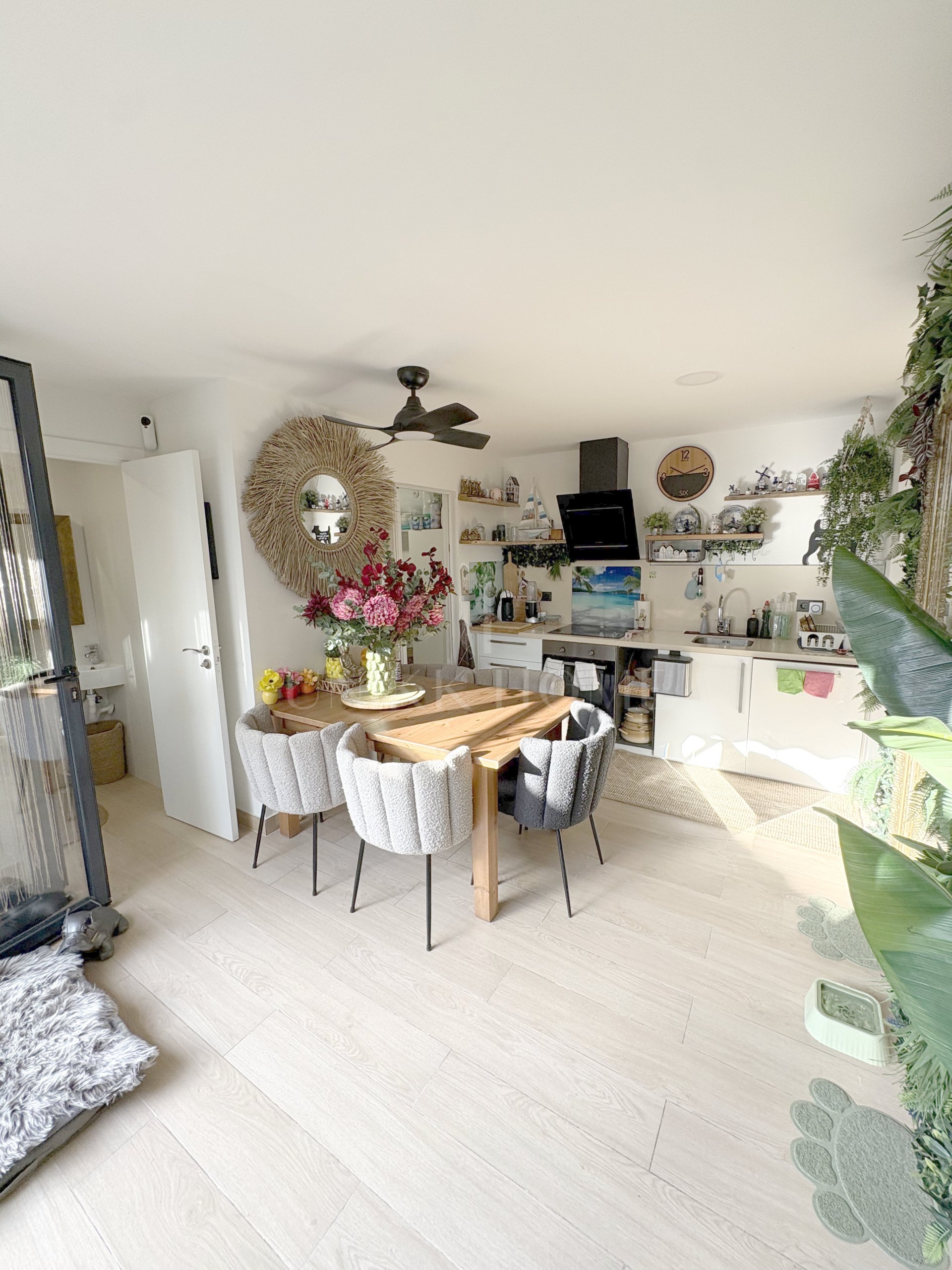 Charming 3-Bedroom Townhouse with Sea Views with Direct Access to the Beach – New Golden Mile, Estepona