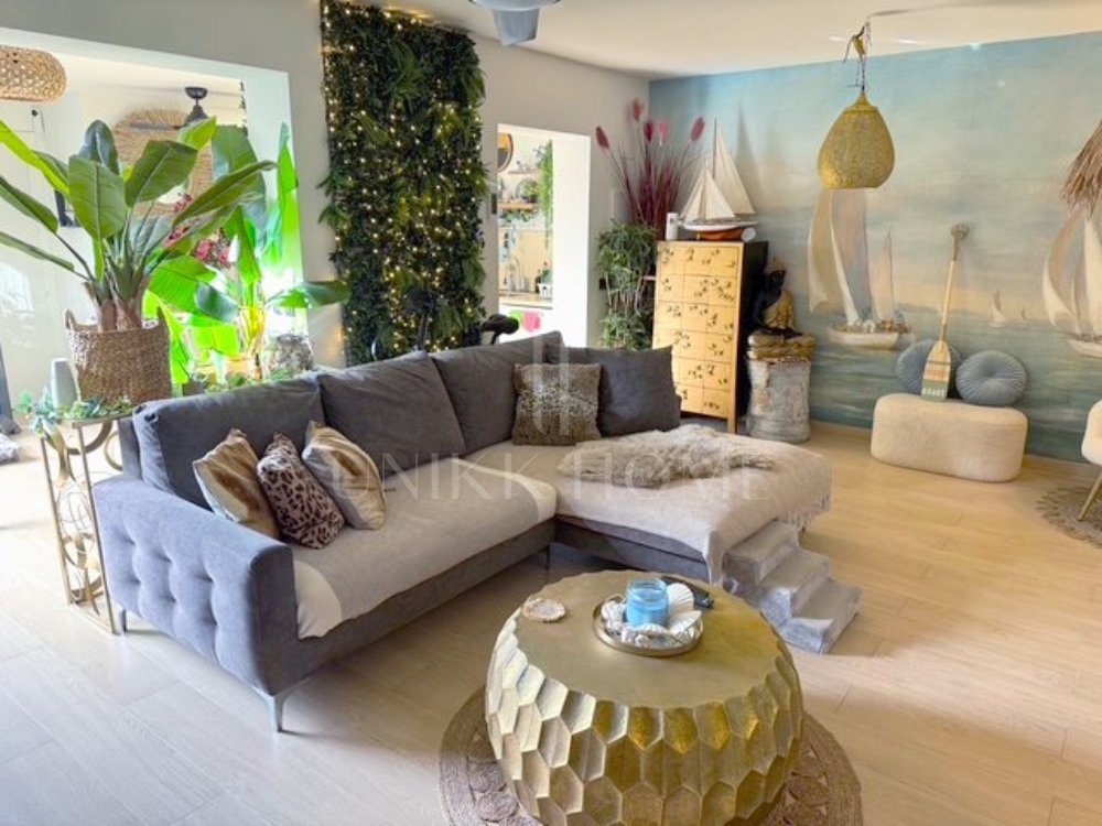 Charming 3-Bedroom Townhouse with Sea Views with Direct Access to the Beach – New Golden Mile, Estepona