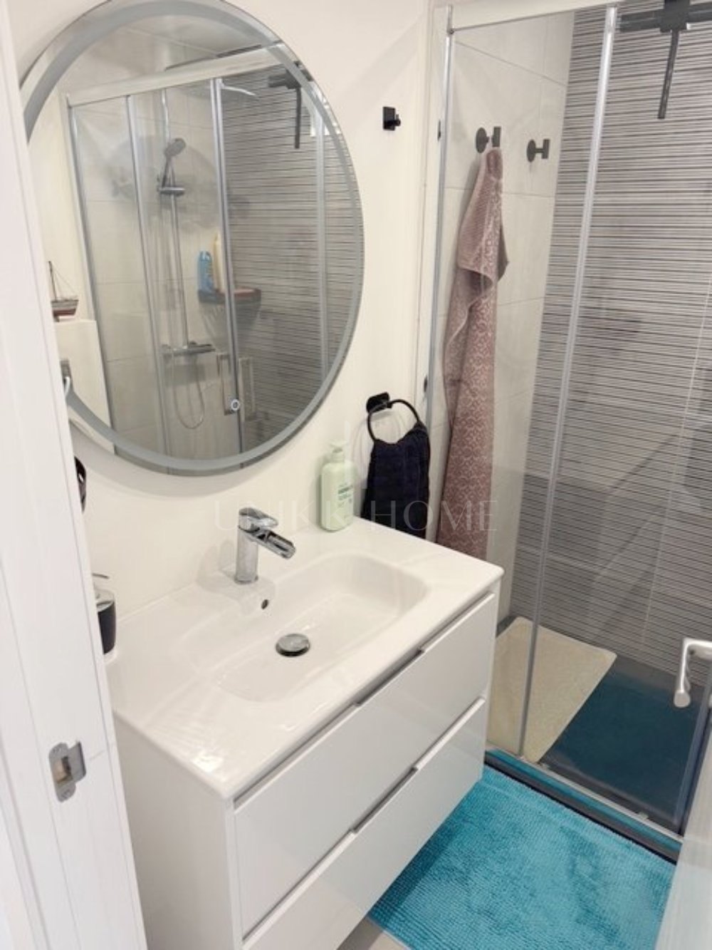 Charming 3-Bedroom Townhouse with Sea Views with Direct Access to the Beach – New Golden Mile, Estepona