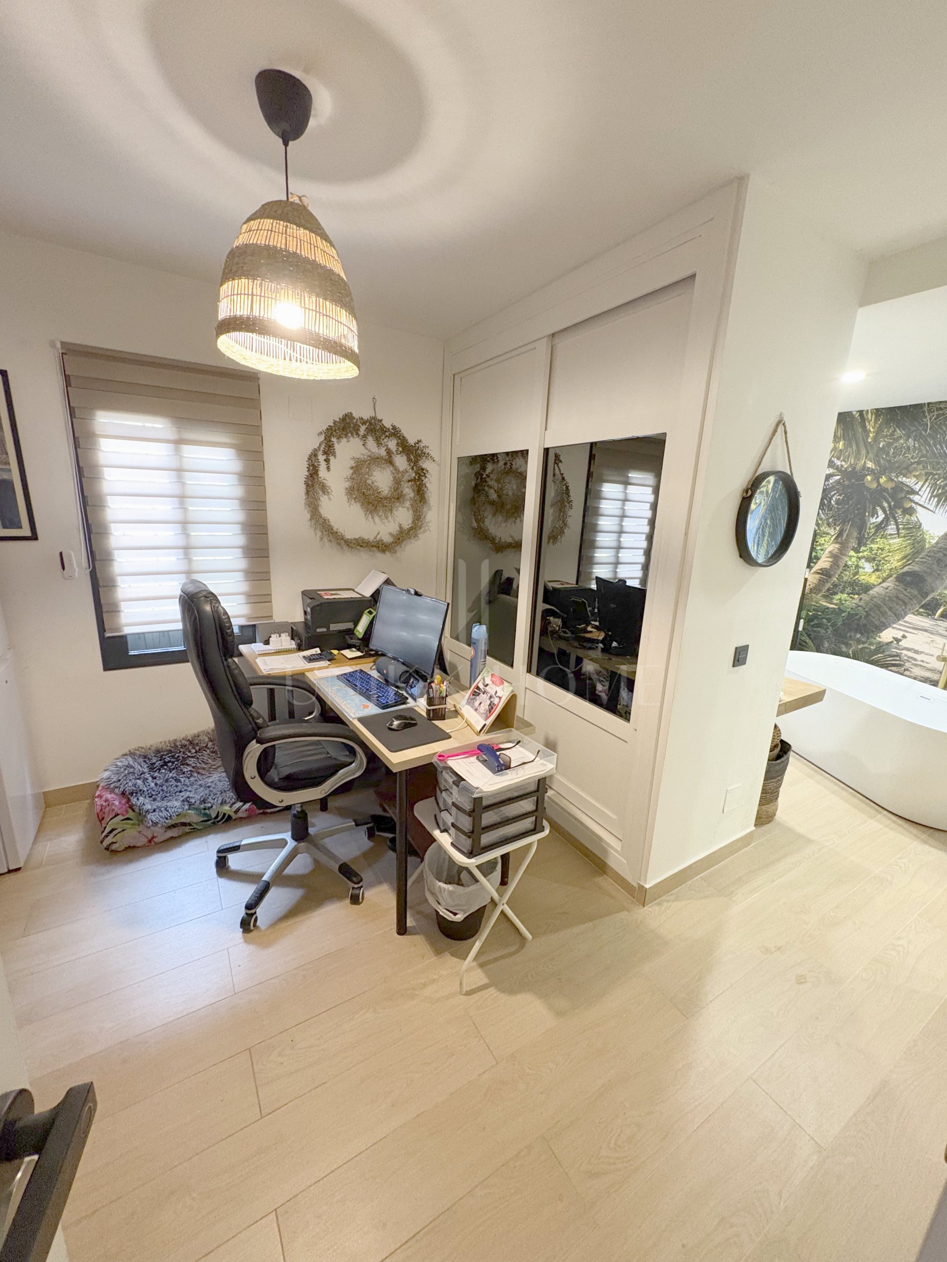 Charming 3-Bedroom Townhouse with Sea Views with Direct Access to the Beach – New Golden Mile, Estepona