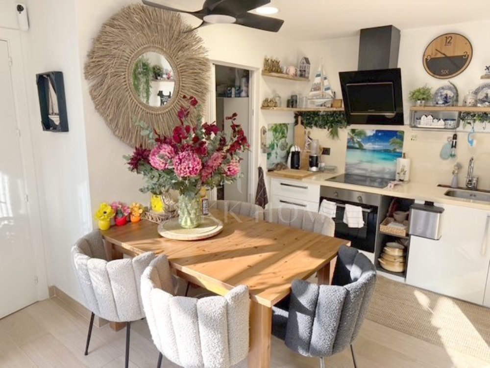 Charming 3-Bedroom Townhouse with Sea Views with Direct Access to the Beach – New Golden Mile, Estepona