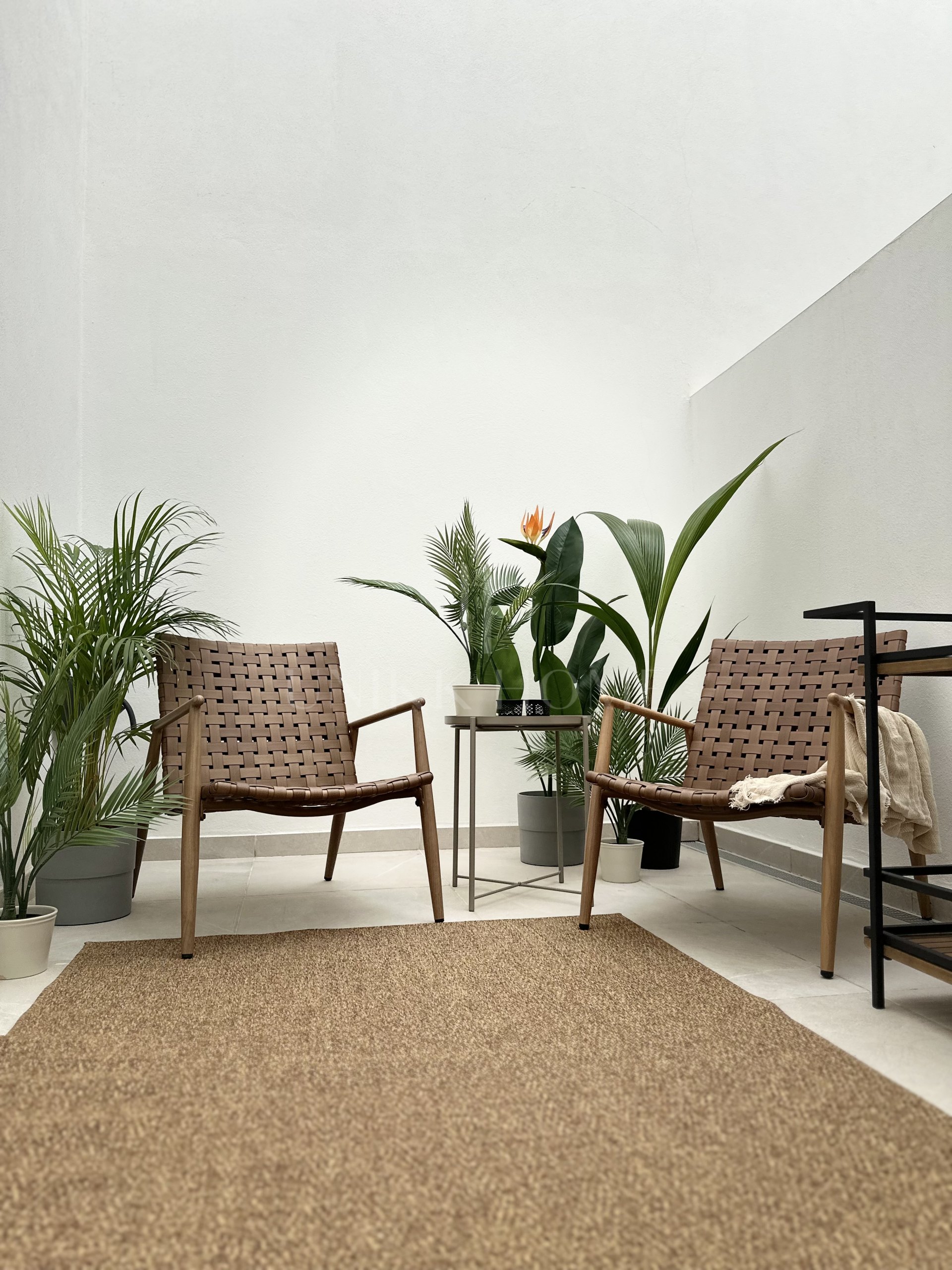 Brand new urban ground floor apartment just steps from the sea in a contemporary building with parking and rooftop pool – Estepona Centre, Promenade